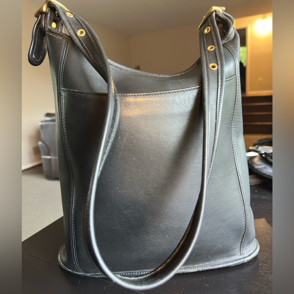 COACH vintage black legacy slim duffel leather brass hardware adjustable 9060